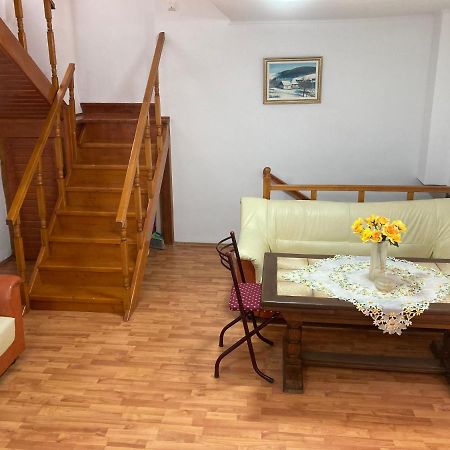 Ultracentral Apartment Near Moscovitz Palace Oradea Bagian luar foto