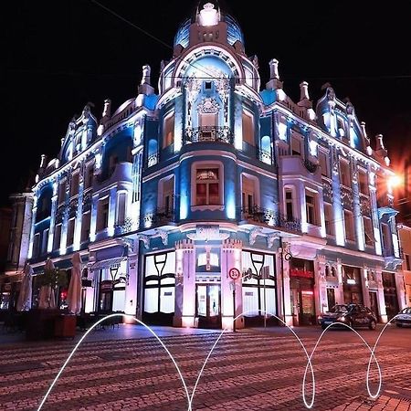 Ultracentral Apartment Near Moscovitz Palace Oradea Bagian luar foto