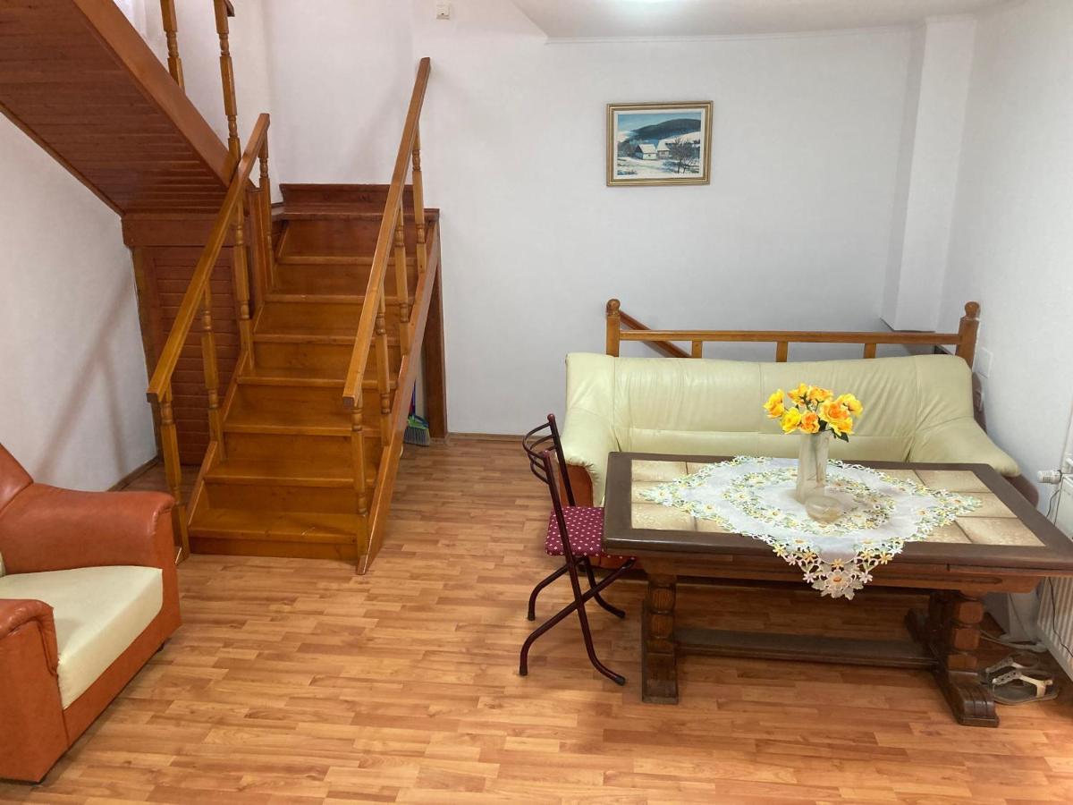 Ultracentral Apartment Near Moscovitz Palace Oradea Bagian luar foto