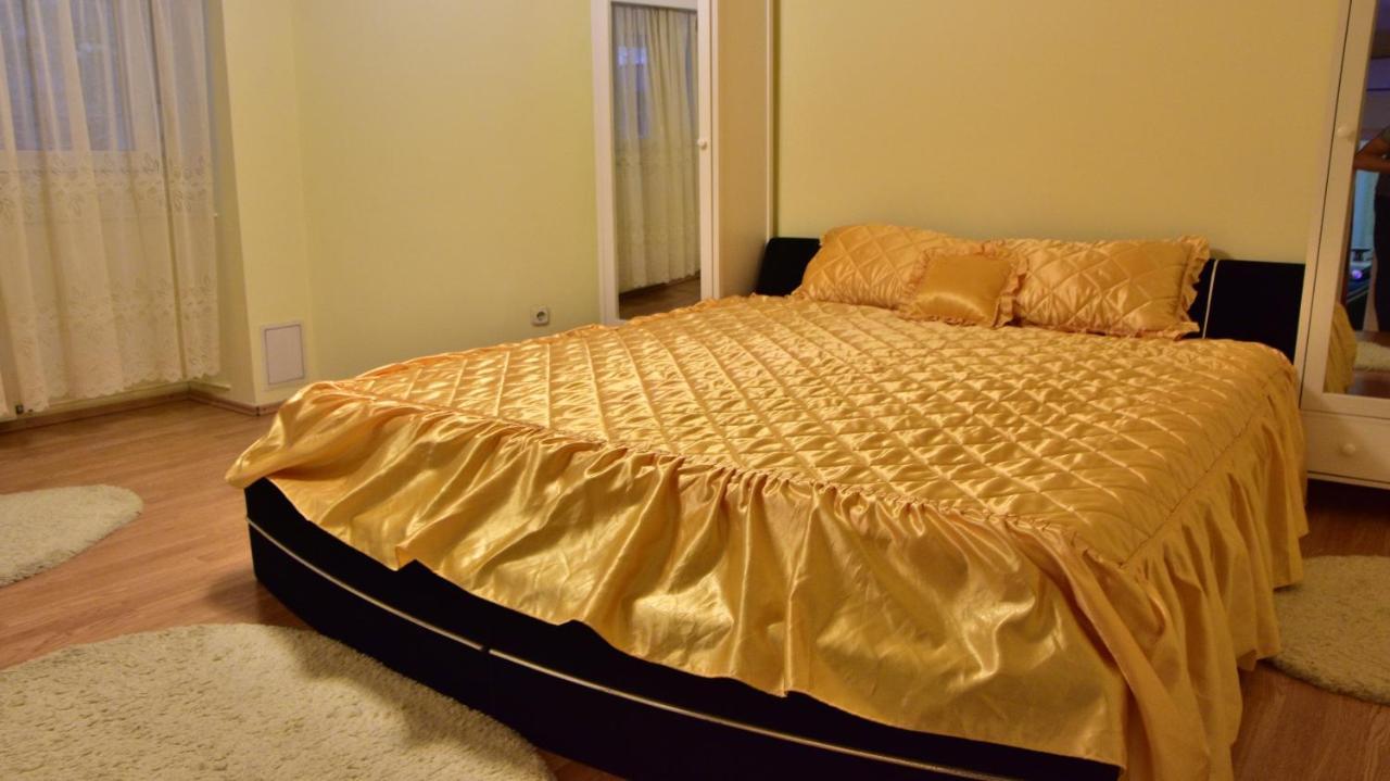 Ultracentral Apartment Near Moscovitz Palace Oradea Bagian luar foto
