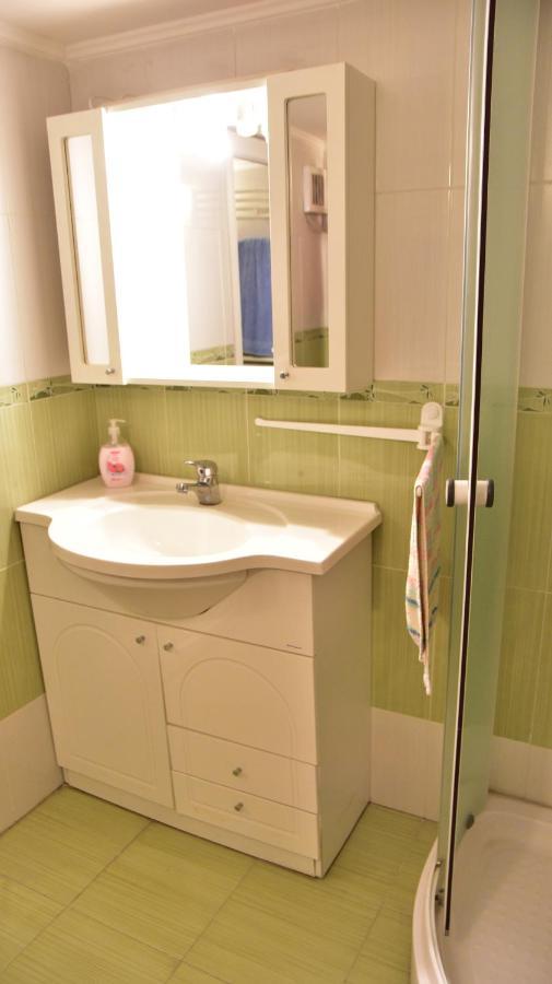 Ultracentral Apartment Near Moscovitz Palace Oradea Bagian luar foto