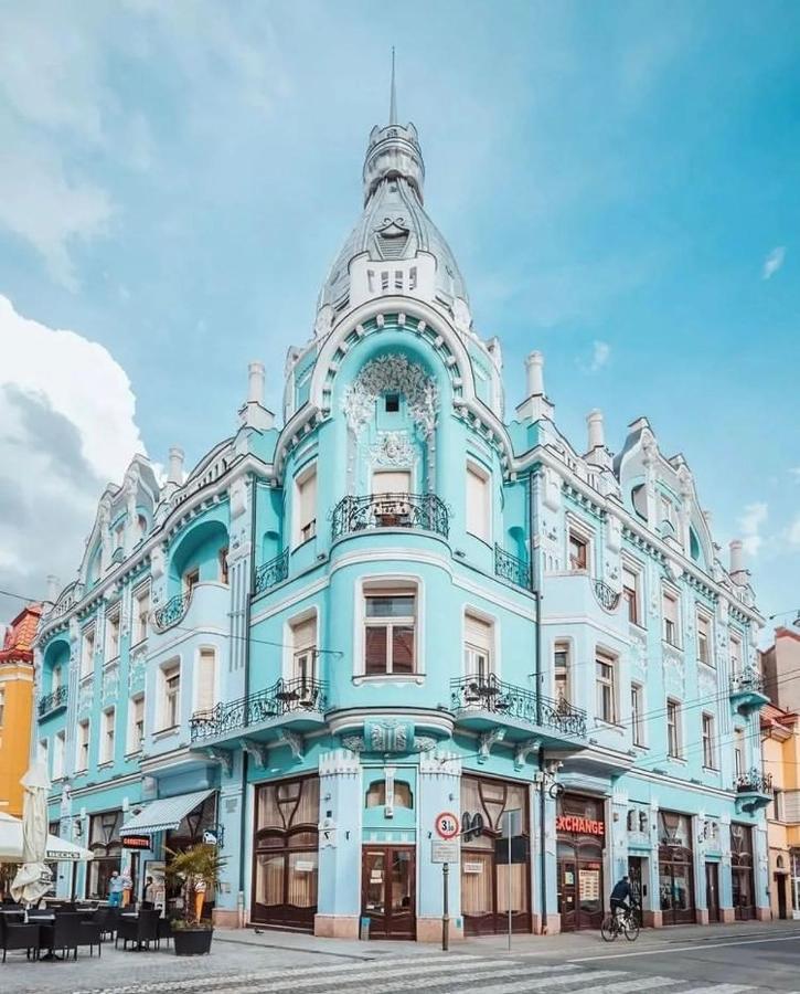 Ultracentral Apartment Near Moscovitz Palace Oradea Bagian luar foto