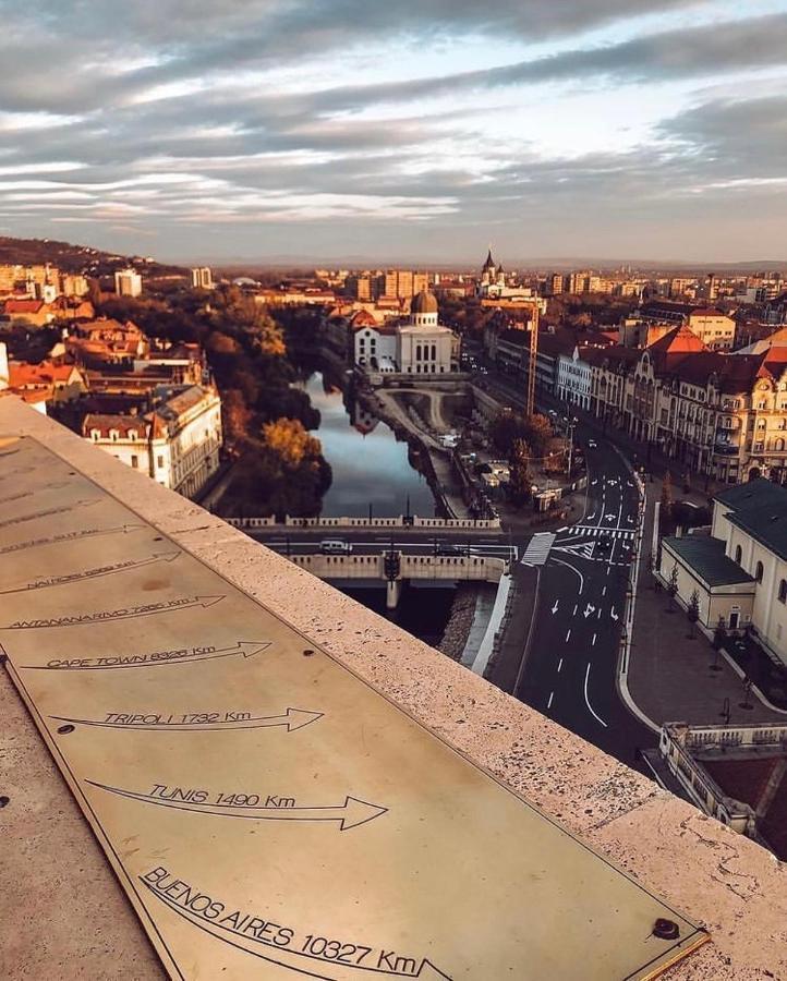 Ultracentral Apartment Near Moscovitz Palace Oradea Bagian luar foto